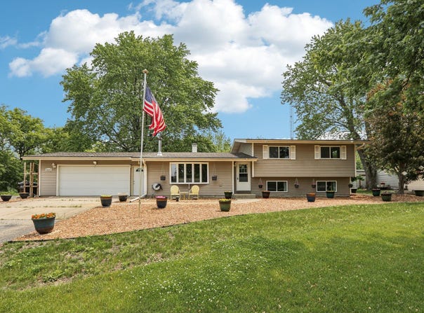 8845 388th Ave, Burlington, WI 53105