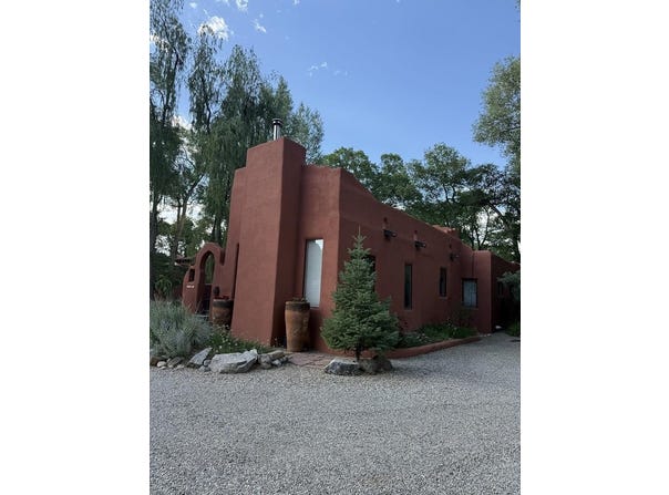 316 Burch Street, Taos, NM 87571