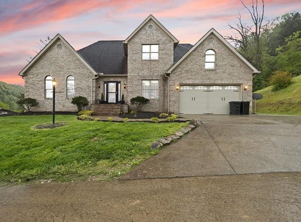 18 Haddix Ridge, Hazard, KY 41701