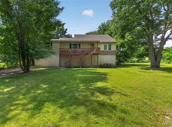 118 Highway N, Winfield, MO 63389