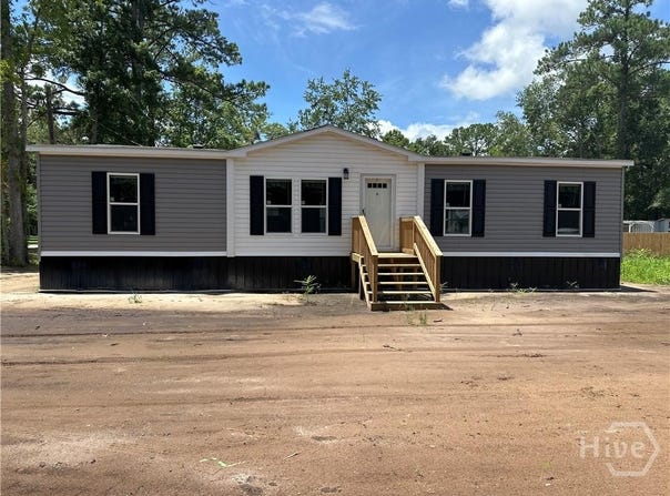 1082 Pipkin Road, Hinesville, GA 31313