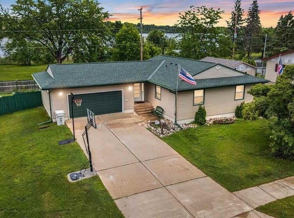 514 1st Ave NW, Chisholm, MN 55719
