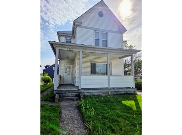 800 Summit St, McKeesport, PA 15132