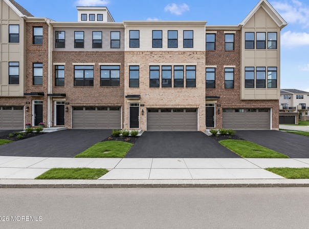 77 Augustus Drive, Middletown, NJ 07748