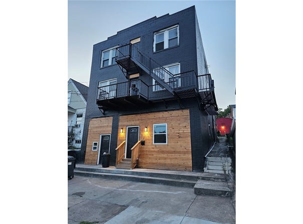 1257 8th Ave, Natrona Heights, PA 15065