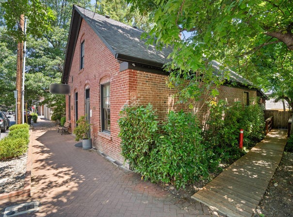 125 S 3rd Street, Jacksonville, OR 97530