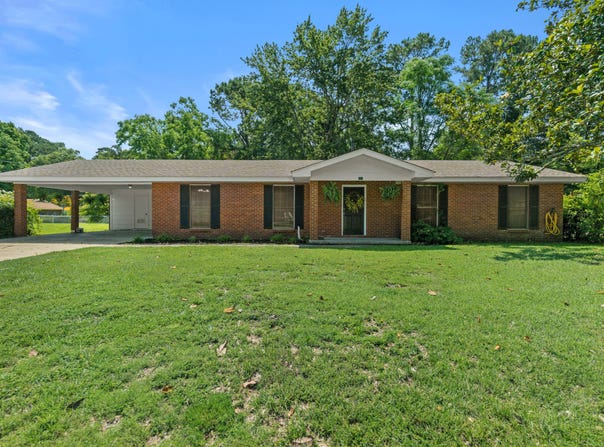 331 Garden Ln., Petal, MS 39465