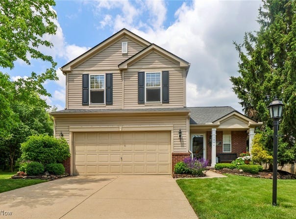 1064 Molland Drive, Brunswick, OH 44212