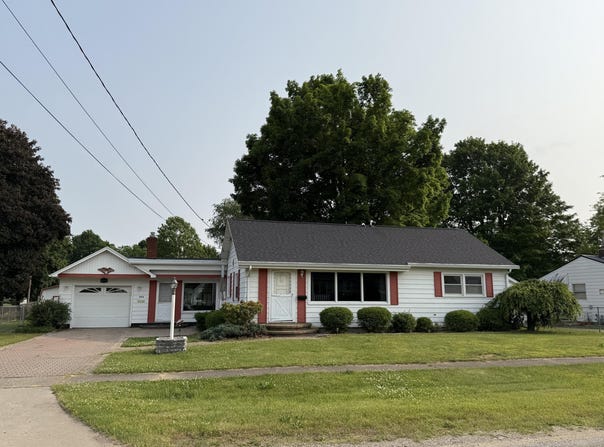 308 Strait Court, Jonesville, MI 49250