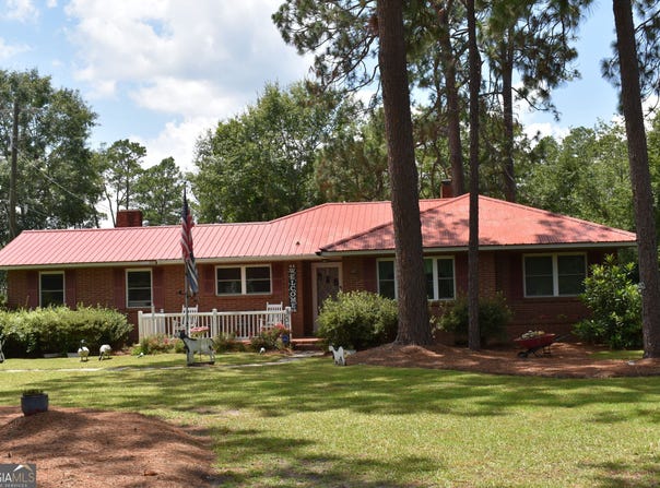 350 S College, Metter, GA 30439