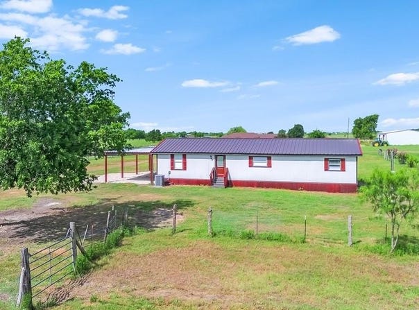 220 Lcr 396, Groesbeck, TX 76642