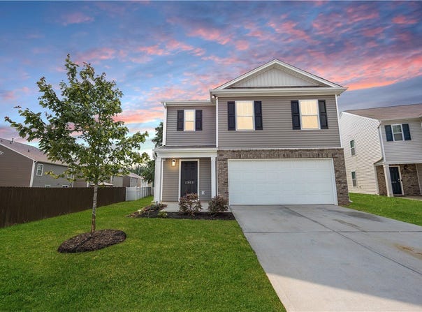 1305 Ledsham Court, Greer, SC 29651