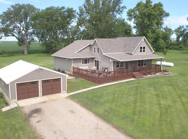 4727 90th Avenue, Linn Grove, IA 51033