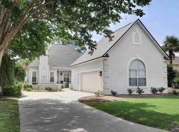 1137 Willowood Cir, Gulf Breeze, FL 32563