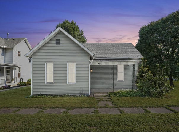 40 W Pickaway Street, Kingston, OH 45644