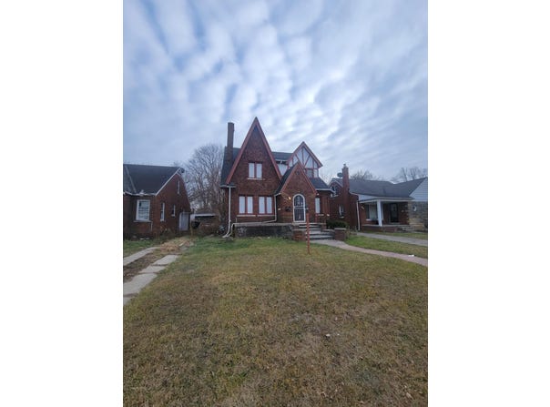 13388 Wilshire Drive, Detroit, MI 48213