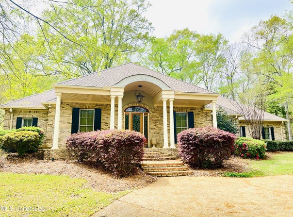 111 Magnolia Springs Boulevard, Florence, MS 39073