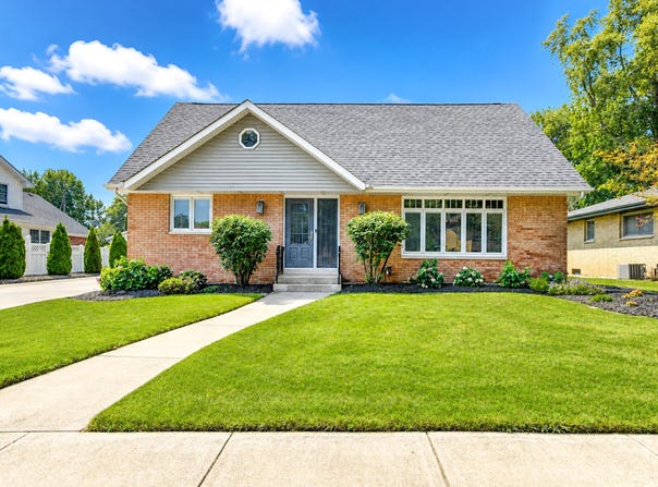 9036 Orchard Drive, Highland, IN 46322