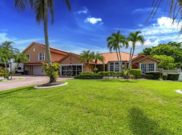 1652 SW Schleicher Lane, Port Saint Lucie, FL 34984
