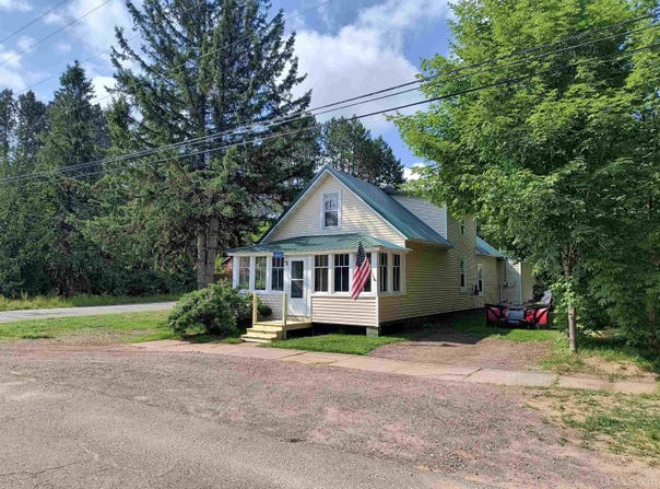 N4653 2nd St, Watersmeet, MI 49969