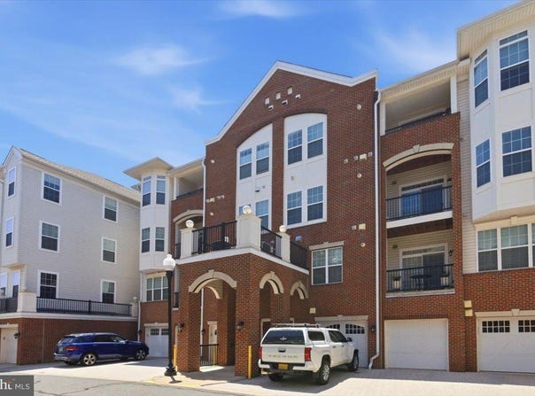 9204 CHARLESTON Drive, MANASSAS, VA 20110