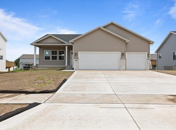 585 NW Prairie Rose Lane, Waukee, IA 50263