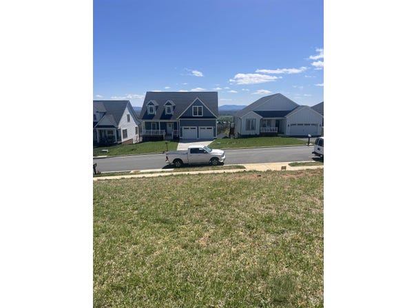 119 CHAMBERLAIN DR, STAUNTON, VA 24401