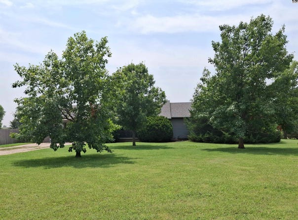 1525 Iron Horse Rd, McPherson, KS 67460