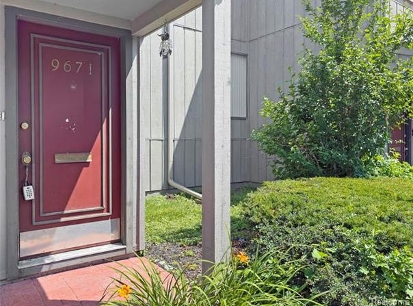 9671 Harbour Cove Court, Ypsilanti, MI 48197