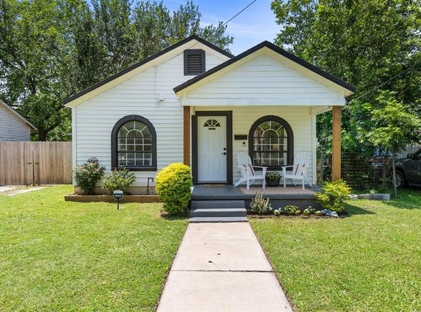 1204 Maxfield Street, Bellmead, TX 76705