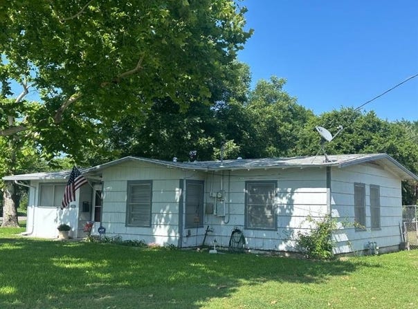 600 E University Avenue, Waxahachie, TX 75165