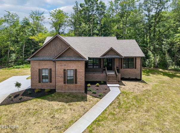 2 Riverchase Drive, Crossville, TN 38555