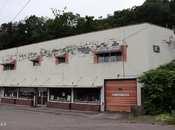 106 Kentucky Avenue, Appalachia, VA 24216