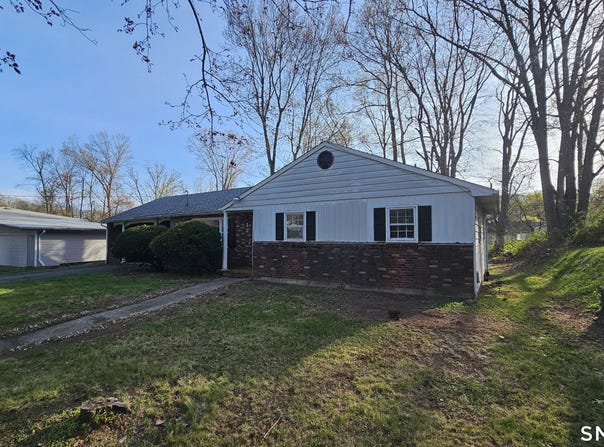 12 Collins Drive, West Haven, CT 06516