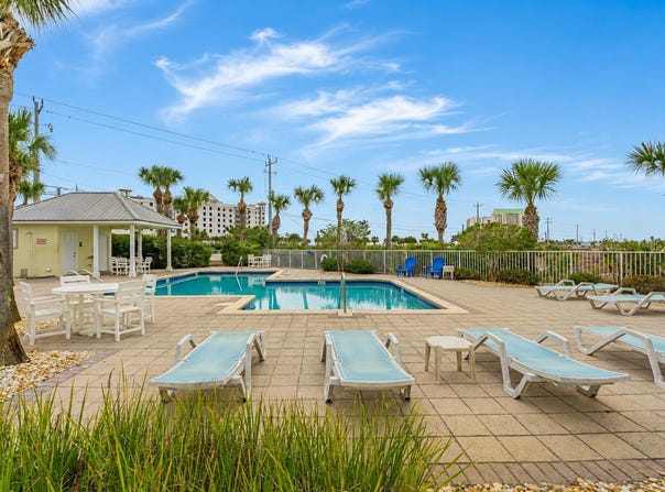 8436 Gulf Boulevard, Navarre, FL 32566