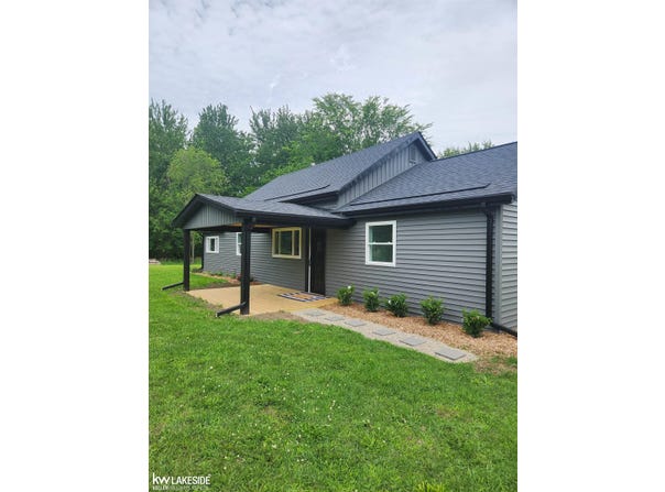 69870 Wolcott Road, Armada, MI 48005