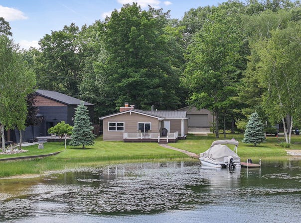 7389 W White Birch Avenue, Lake City, MI 49651