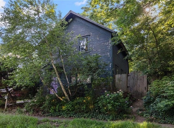 52 Spring Street, South Kingstown, RI 02879