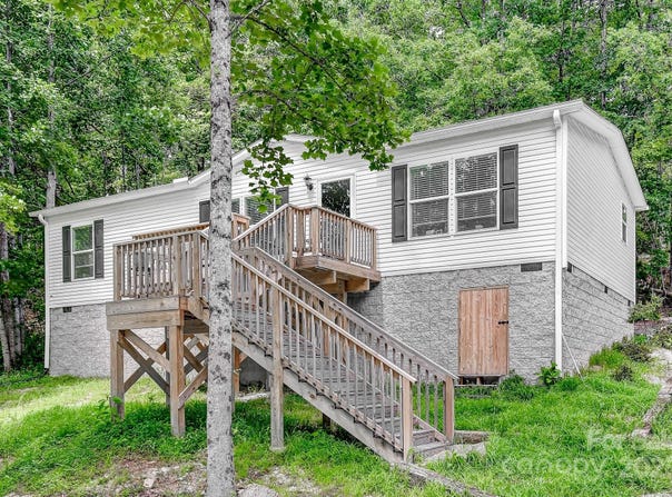2941 Summer Road, Hendersonville, NC 28792