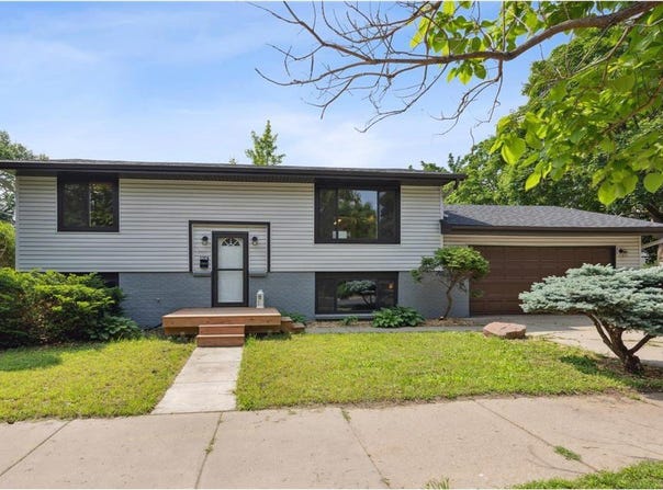 2421 Laurel Avenue, Minneapolis, MN 55405