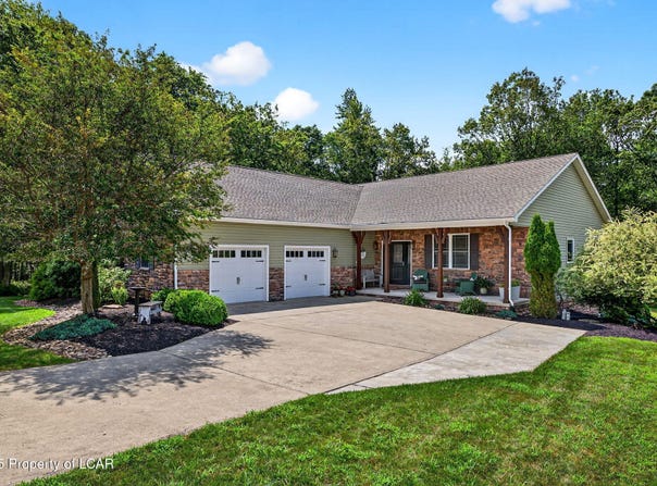 10 E Players Way, Hazleton, PA 18202