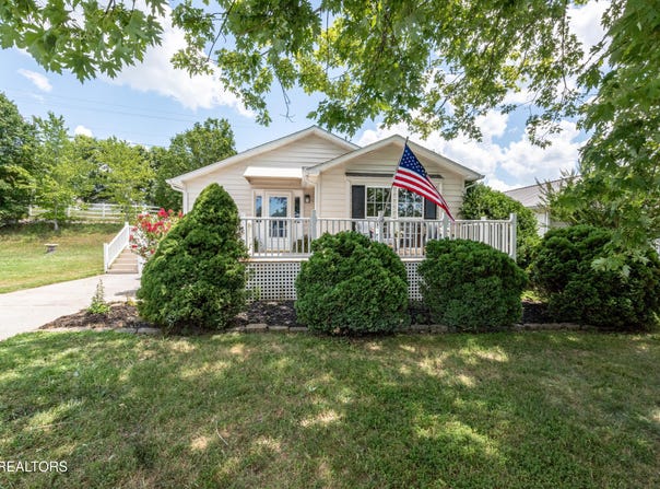 1210 Santa Anita Way, Sevierville, TN 37876