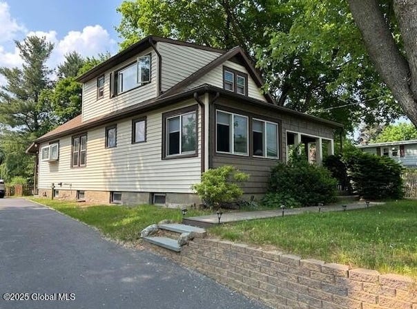 92 Fiddlers Lane, Colonie, NY 12110