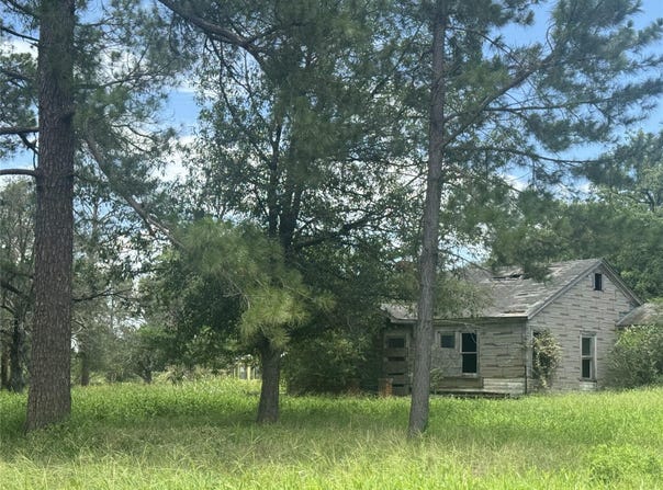 9400 Stockdale Highway, Seguin, TX 78155