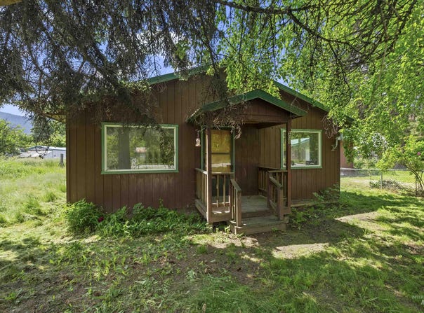 206 E 2nd Ave, Clark Fork, ID 83811