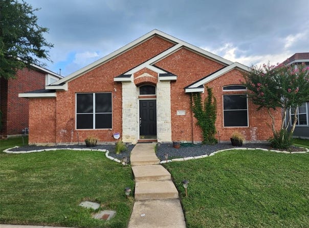 1649 Nightingale Drive, Lewisville, TX 75077