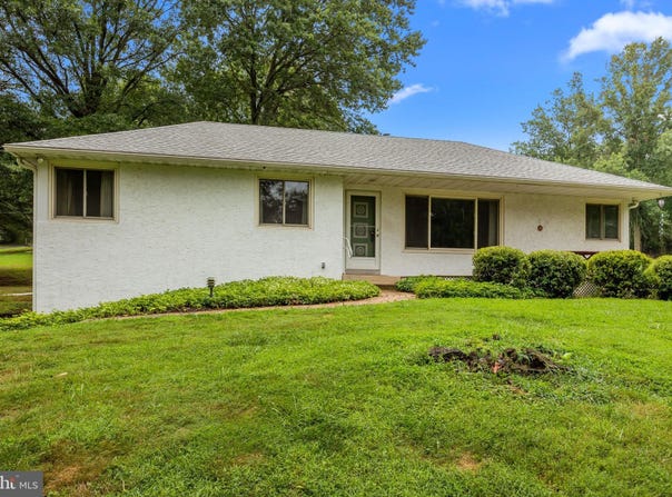 2464 KELLY ROAD, WARRINGTON, PA 18976