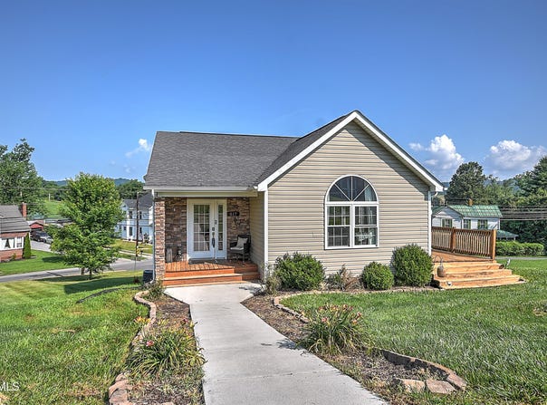 517 West Glade Street, Glade Spring, VA 24340