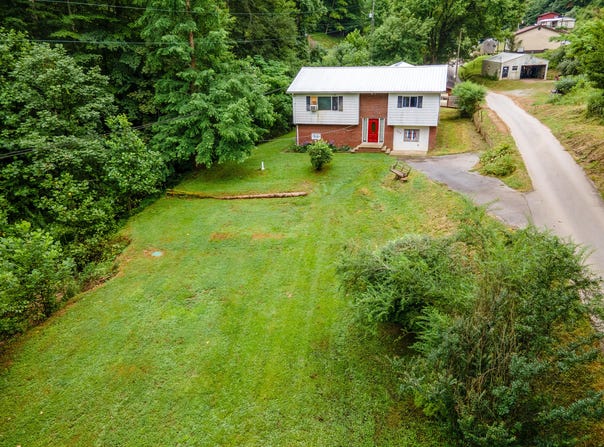 399 Hayes Branch, Langley, KY 41645