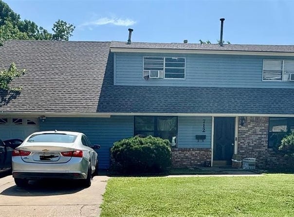 712 Penn Lane, Moore, OK 73160